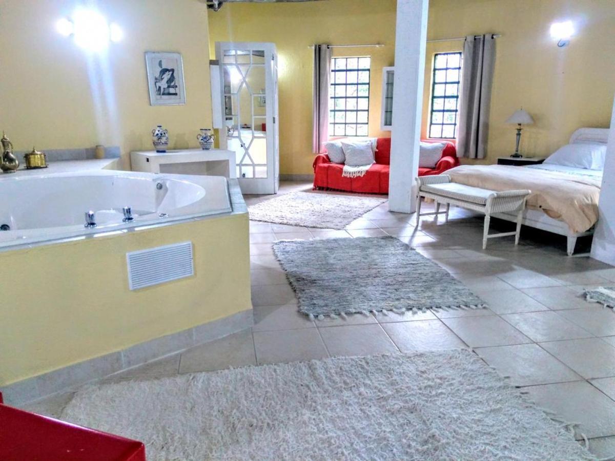 אמבו Villa Serena Bed & Breakfast מראה חיצוני תמונה